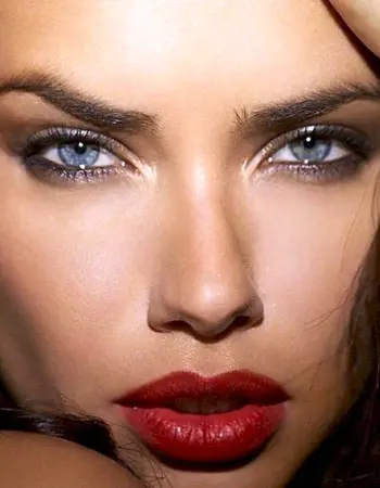 Адриана Лима face