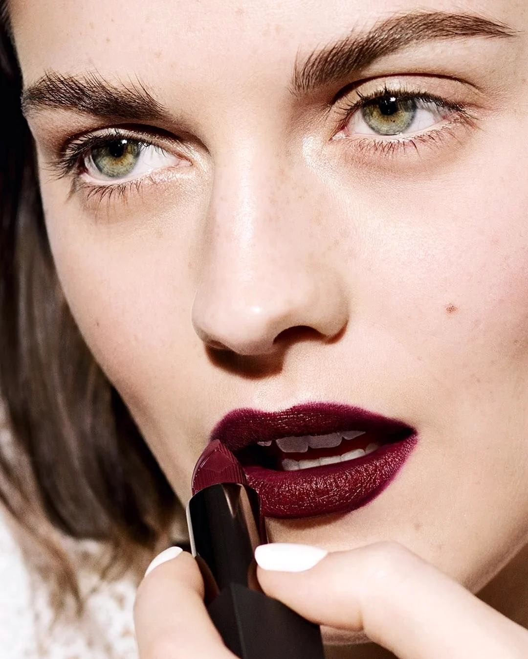Burberry помада Oxblood