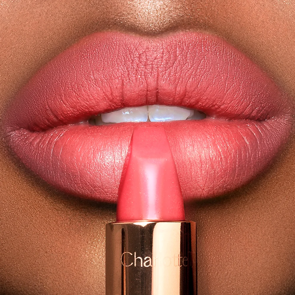 Charlotte Tilbury помада розовая