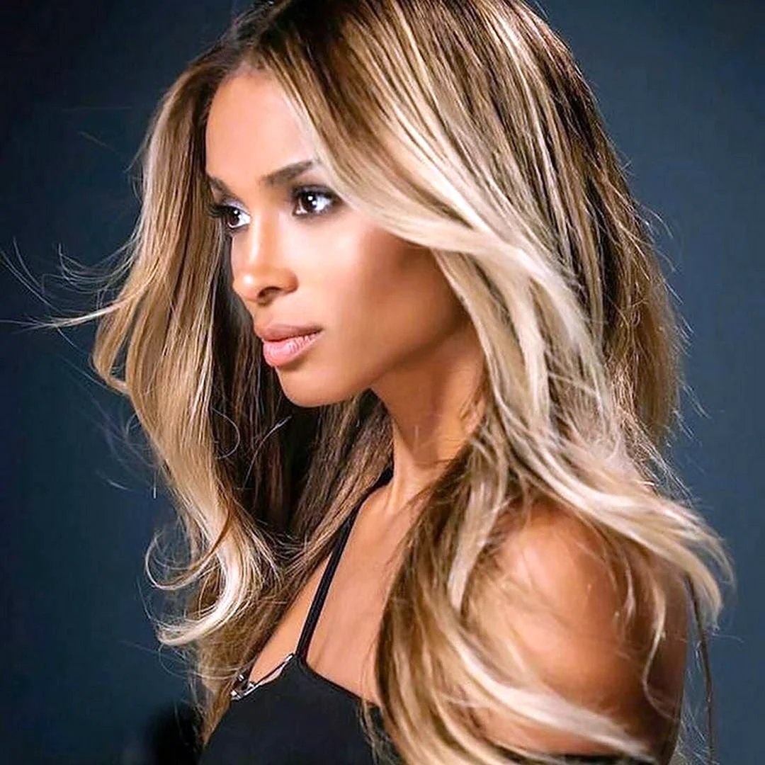 Ciara блонд
