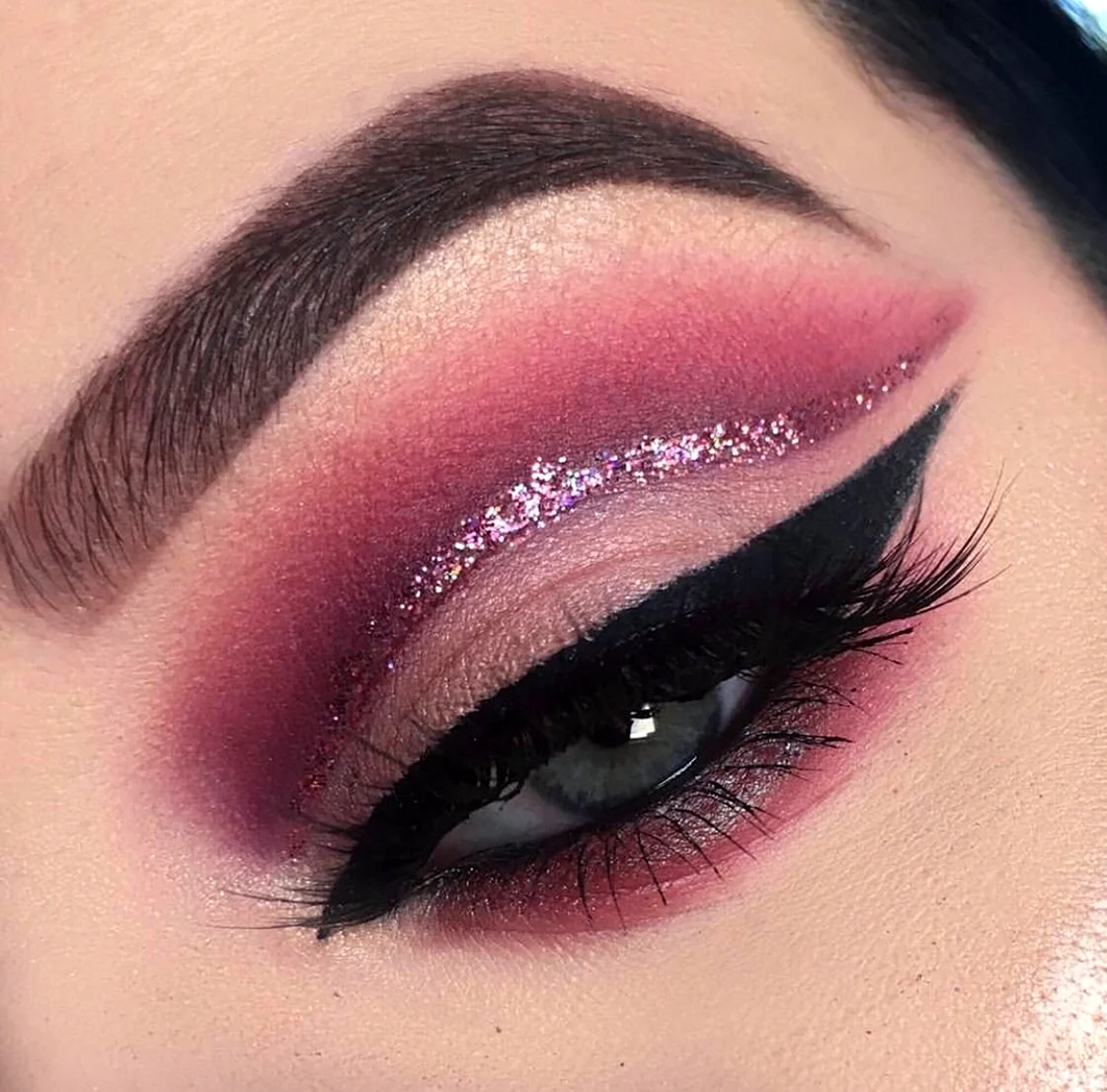 Cut Crease макияж