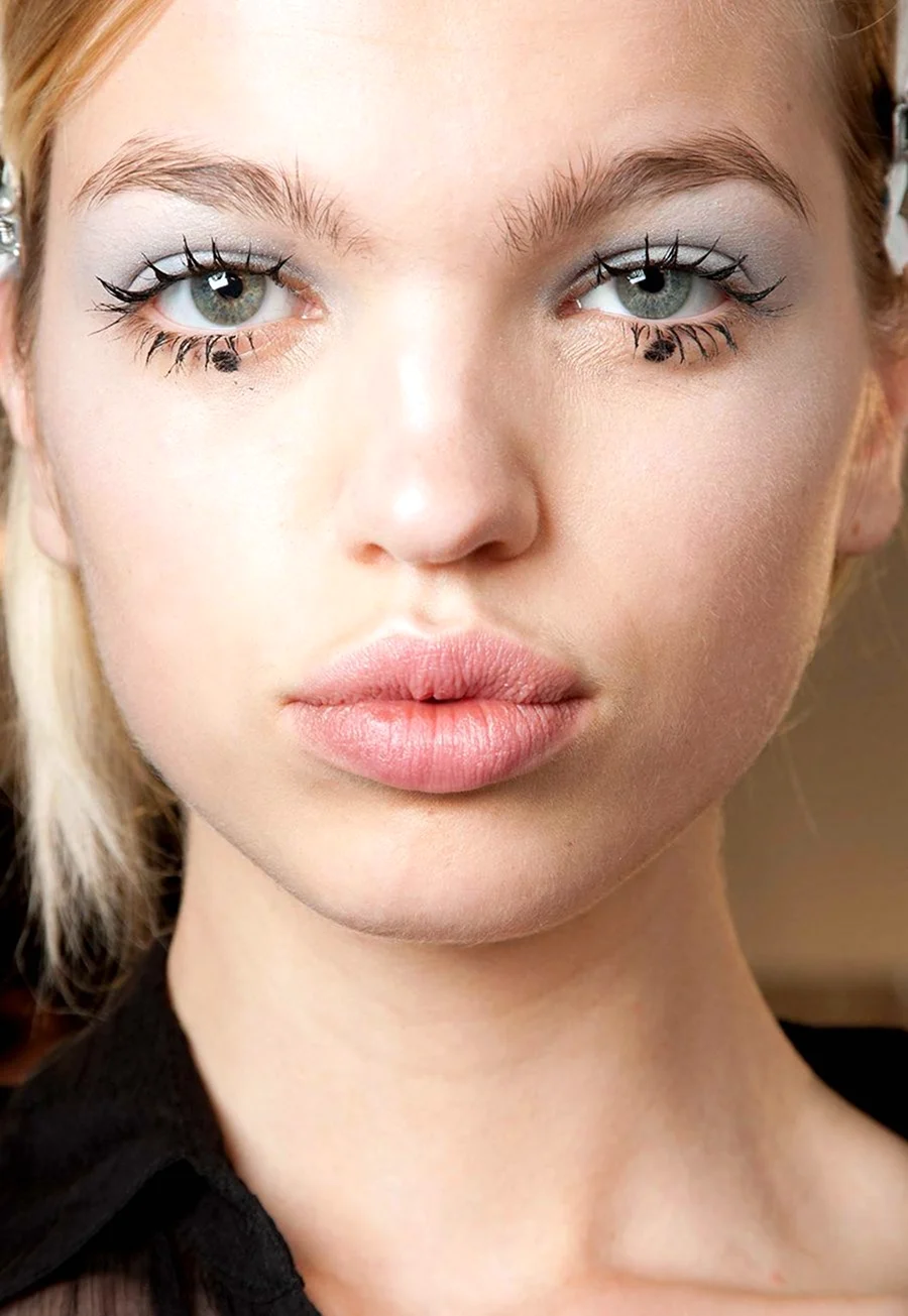 Daphne Groeneveld макияж