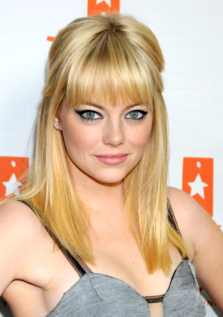 Эмма Стоун с челкой