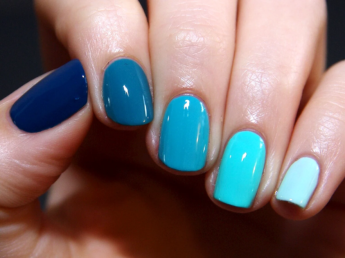 Essie голубые Карибы
