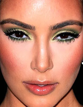 Ким Кардашян неудачный макияж