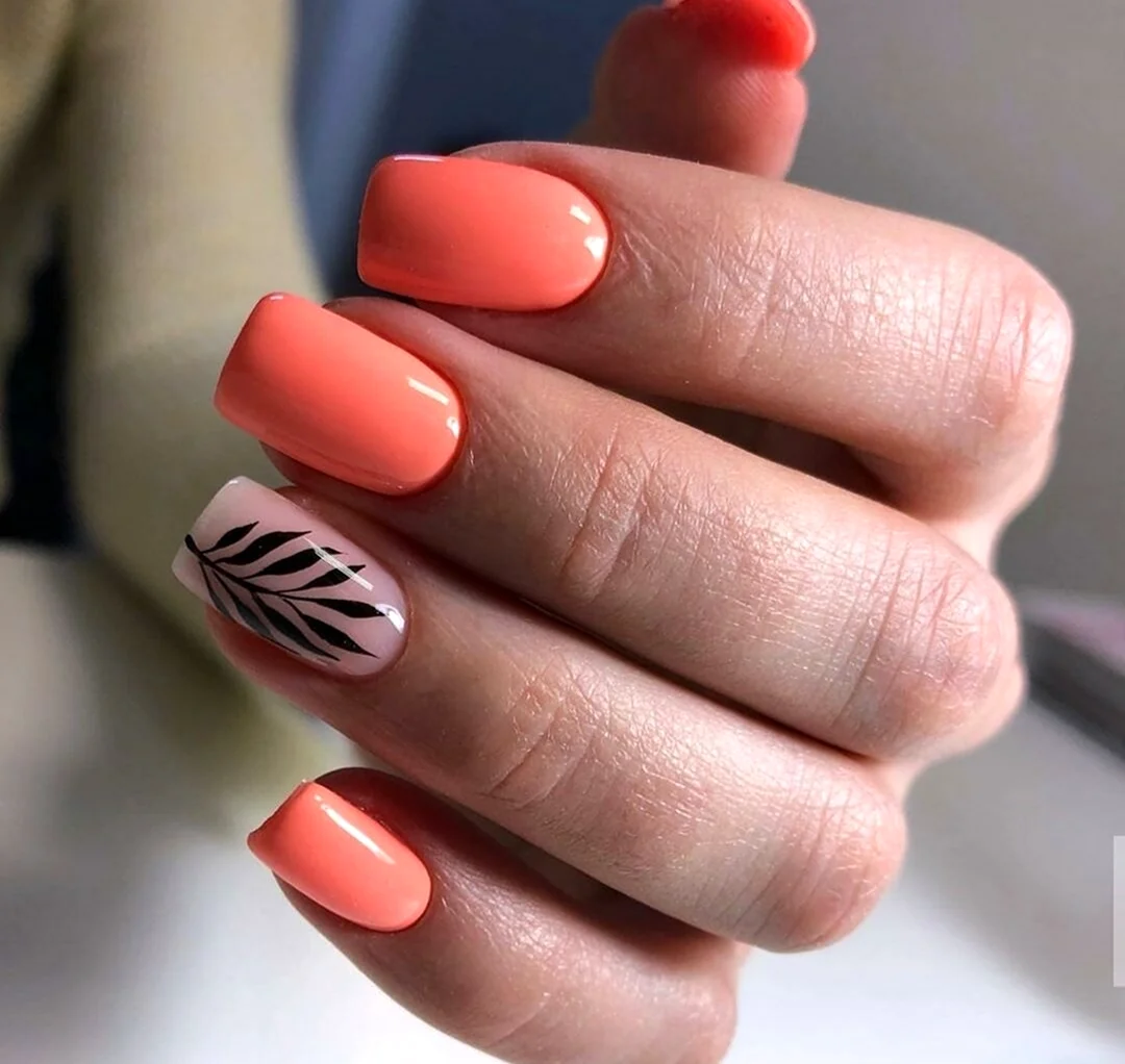 Коралловый маникюр с веточкой