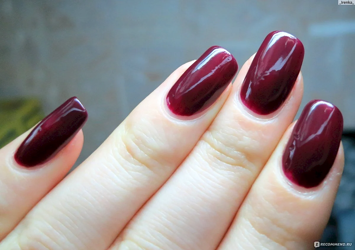 Лак Essie спелая вишня