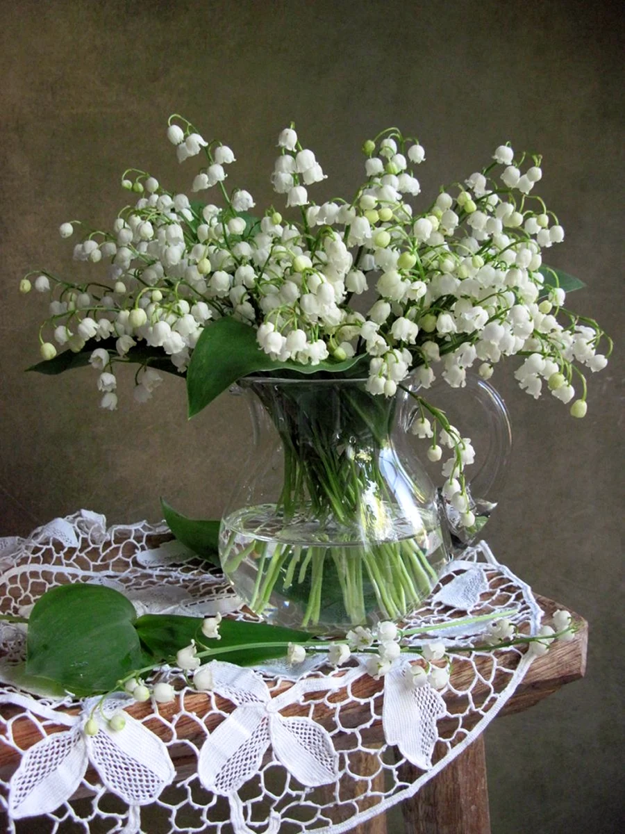 Ландыши в вазе