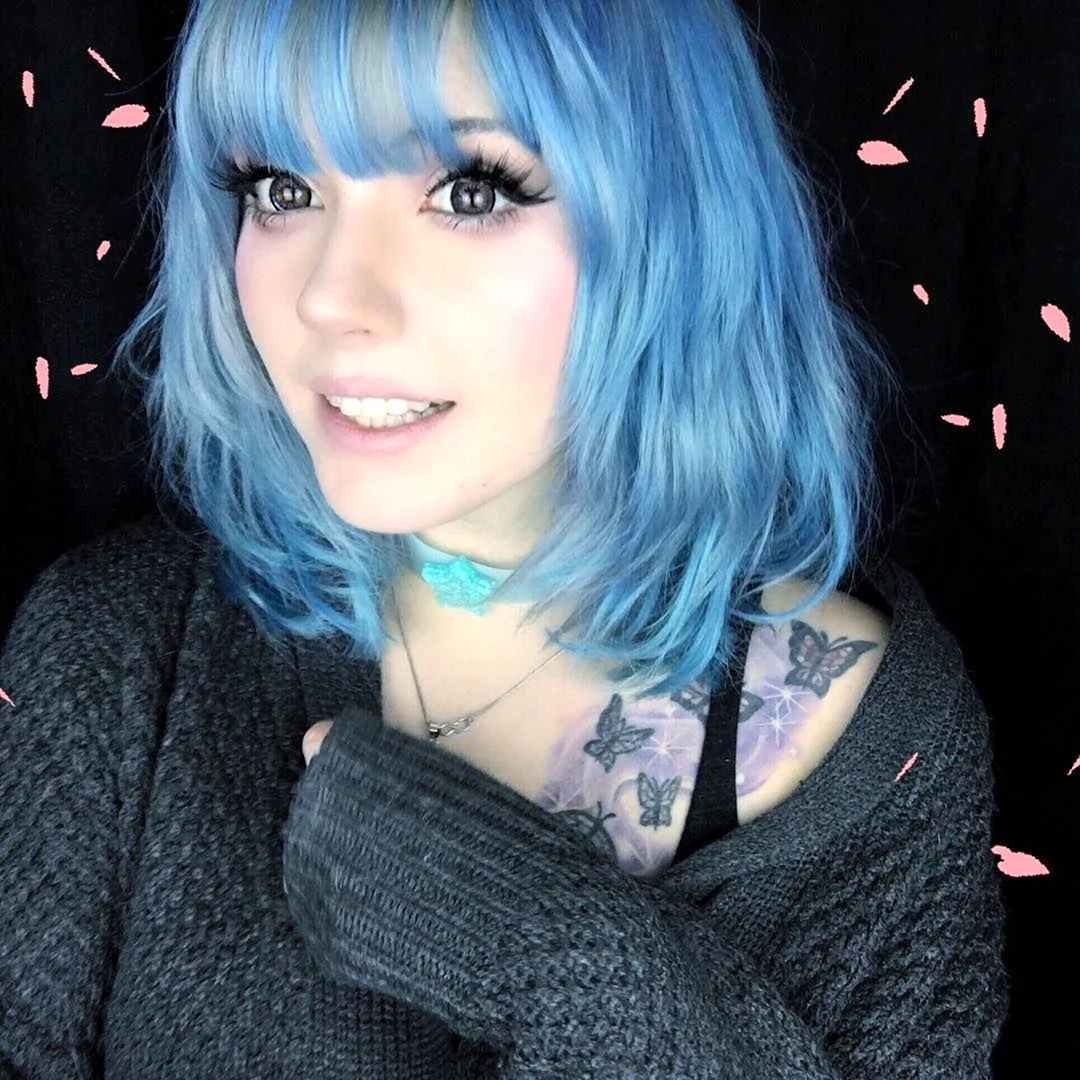 Leda Muir синие волосы