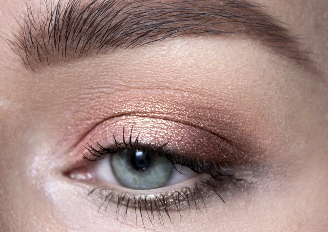 Макияж тенями too faced Peach