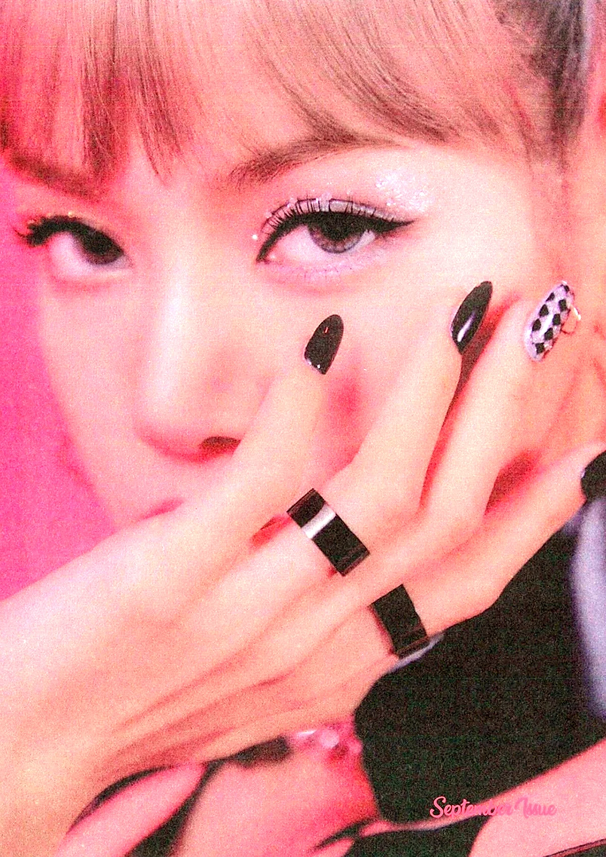 Маникюр BLACKPINK Lisa 2020