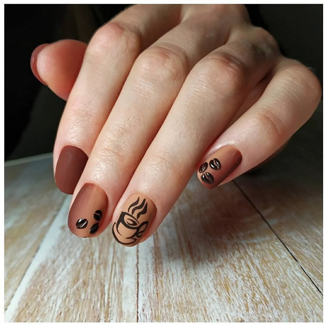 Маникюр кофе