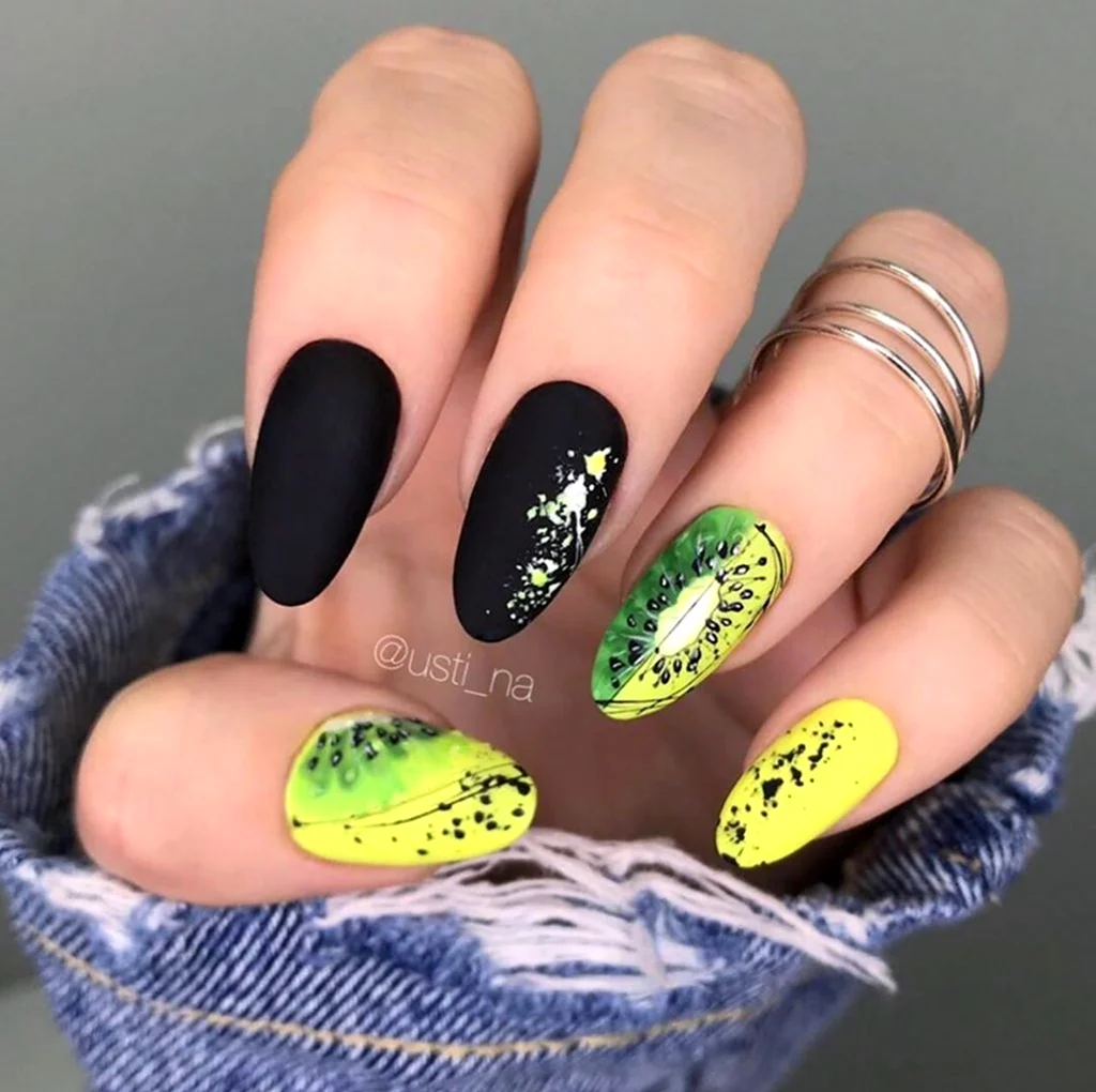 Маникюр с киви