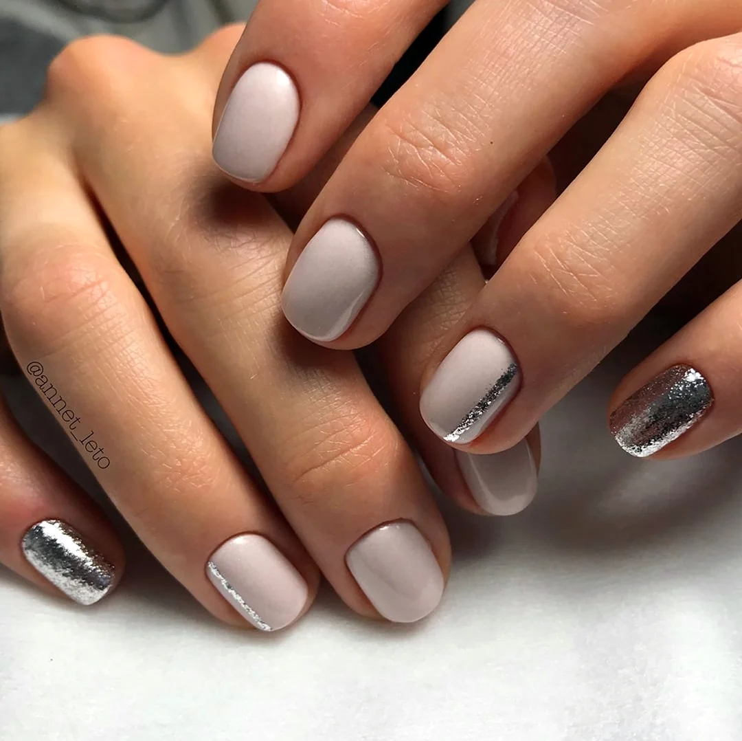 Ногти короткие