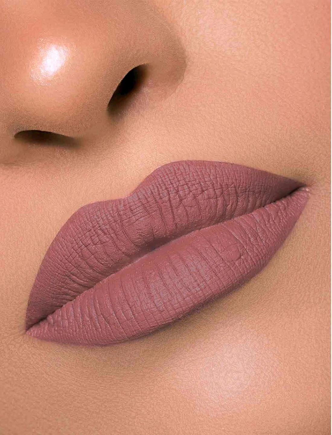 Оттенок Mauve помады