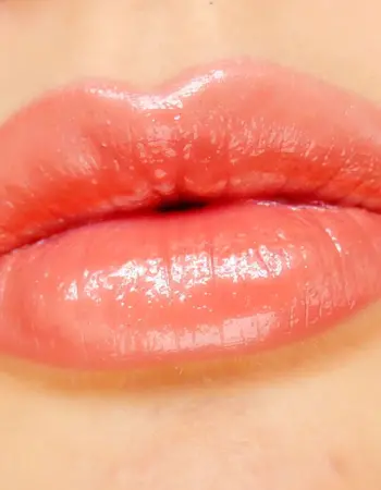 Персиковый перманент губ