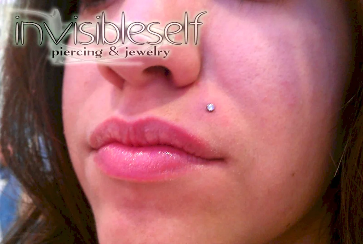 Пирсинг Монро