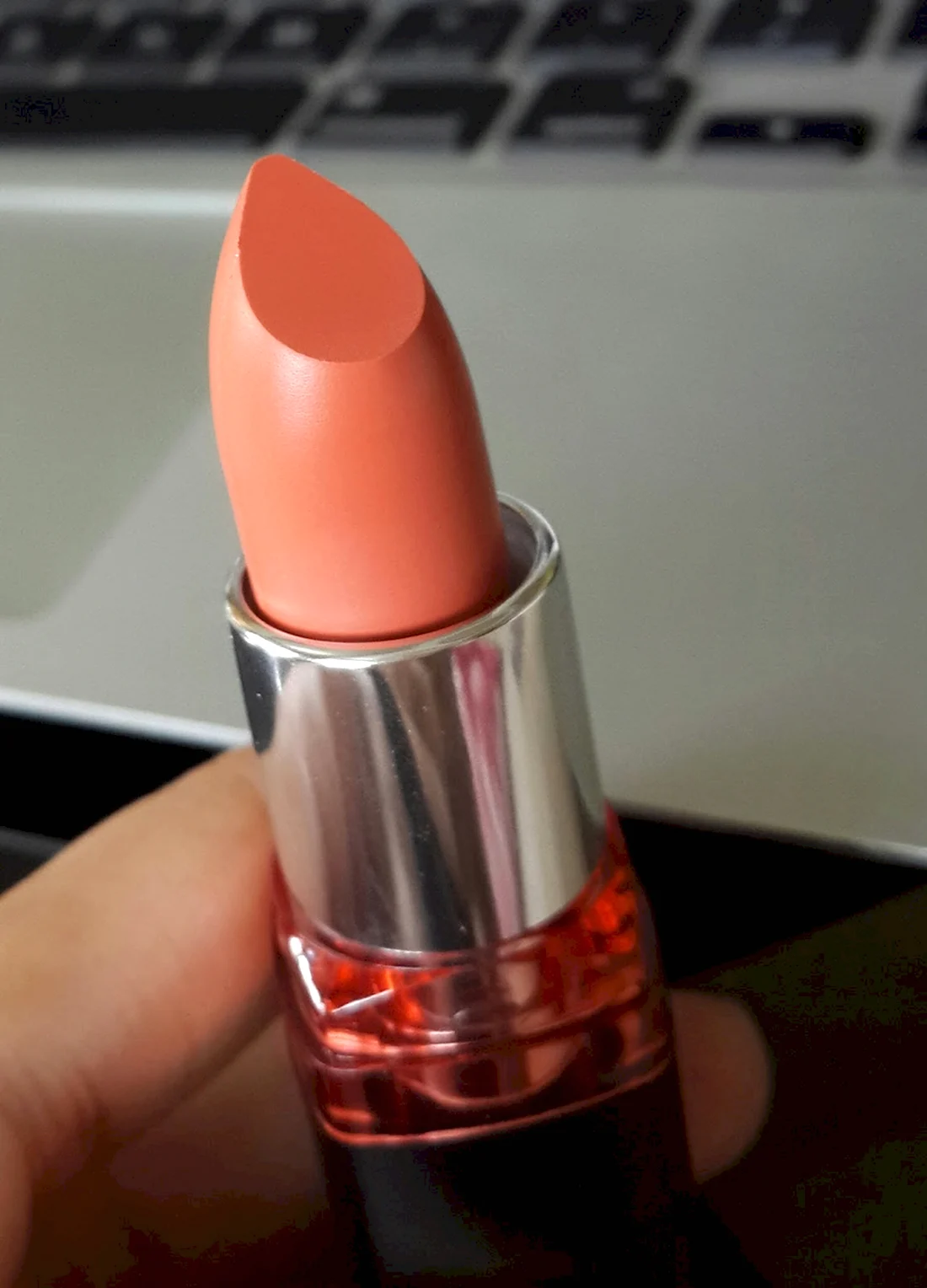 Помада мейбелин Peach