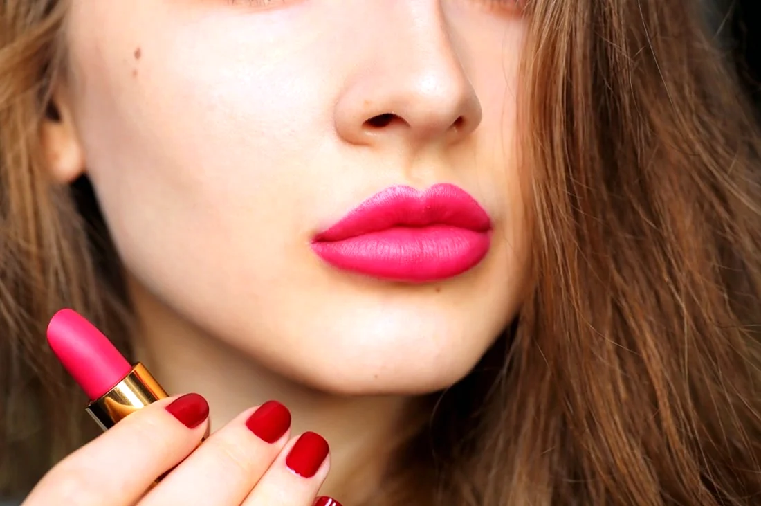 Rouge Allure Velvet 37 lexuberante