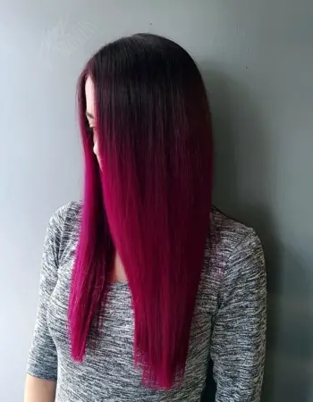 Розовые кончики волос на прямых волосах