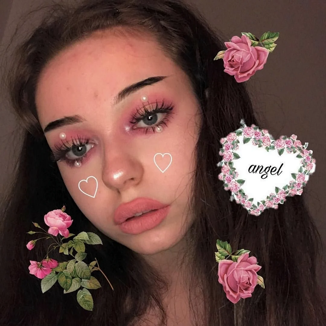 Сердечки на лице макияж