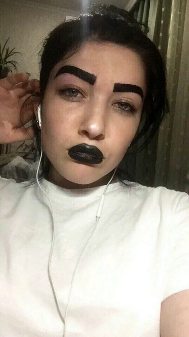 Ужасные брови