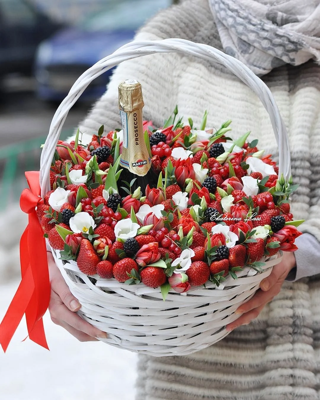 Букет из фруктов в корзине