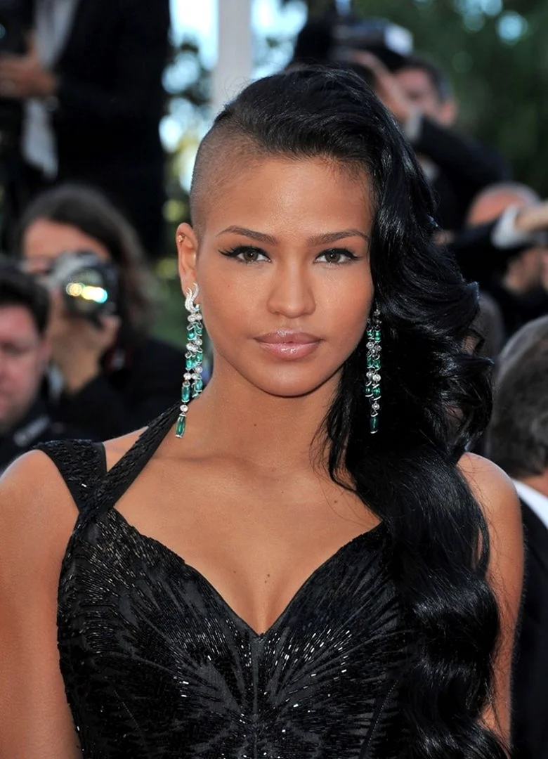Cassie Ventura лысая