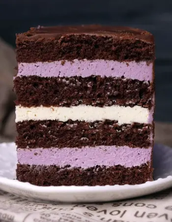 Черничный бисквитный торт