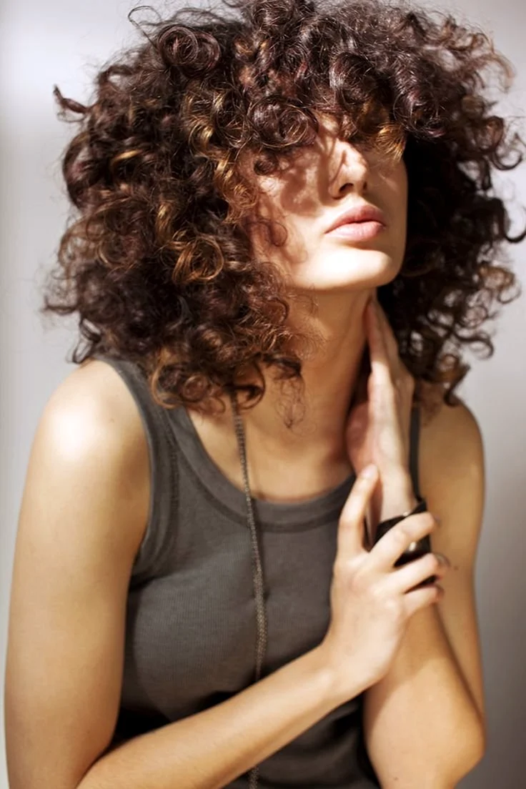 Curly Bob модель