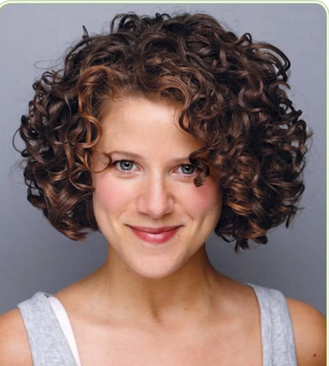 Curly Bob модель