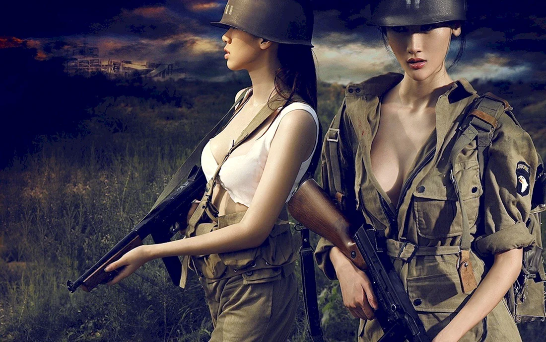 Девушки в военной форме