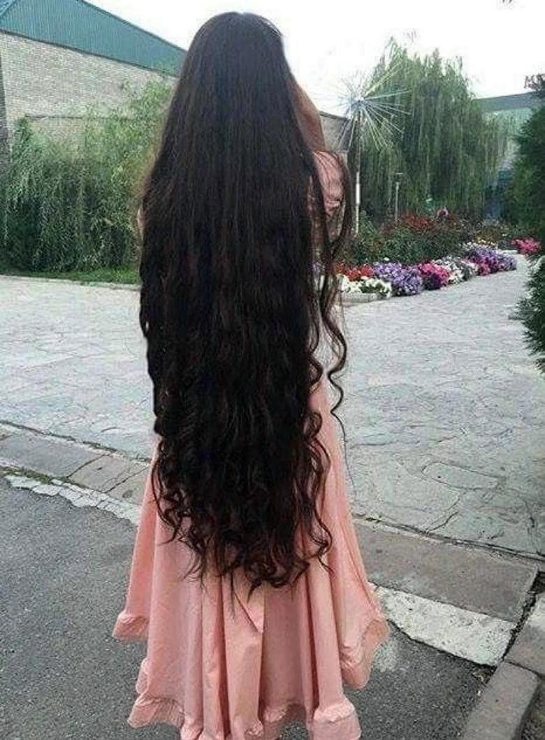 Длинные волосы со спины