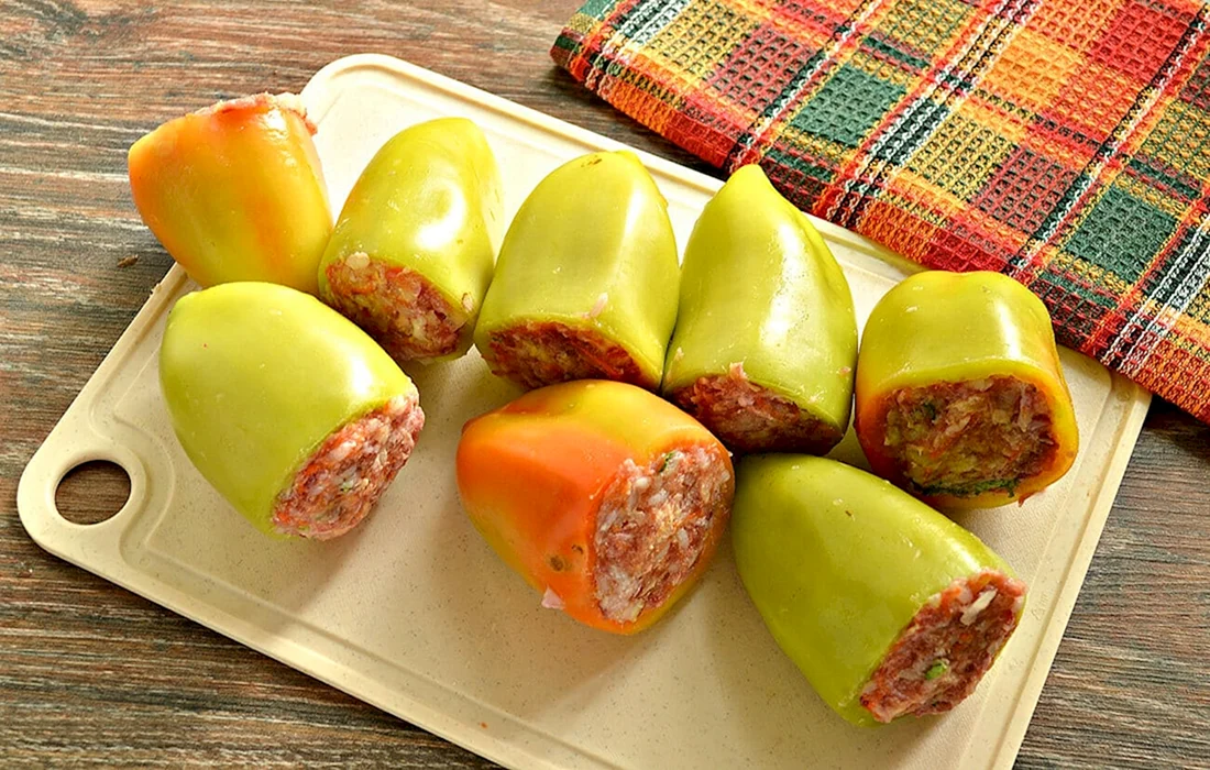 Фаршированные перцы с фаршем и рисом
