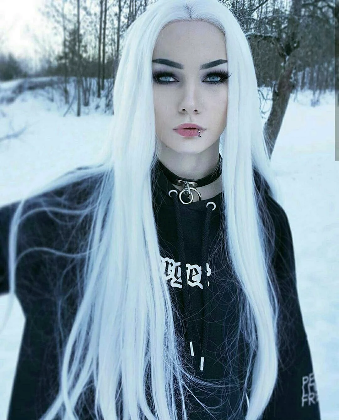 Готы с белыми волосами