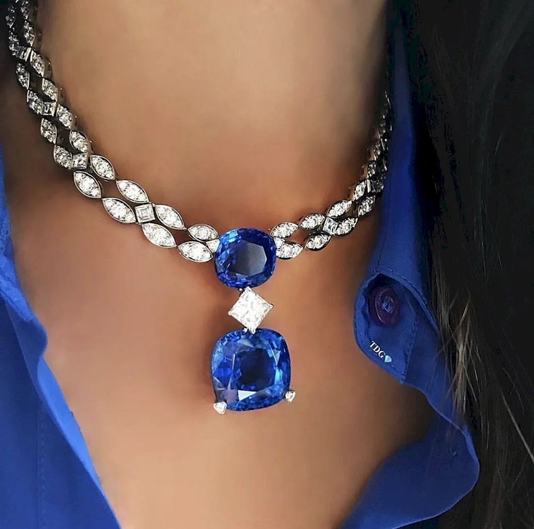 Колье «Blue Belle of Asia»