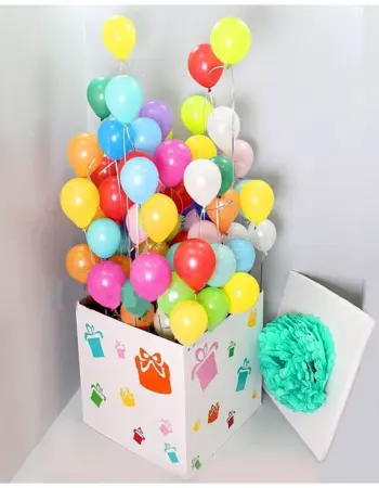 Коробка с маленькими воздушными шариками