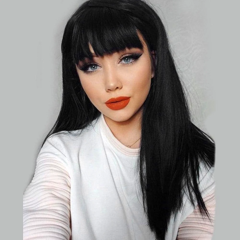 Кристина Базан с челкой