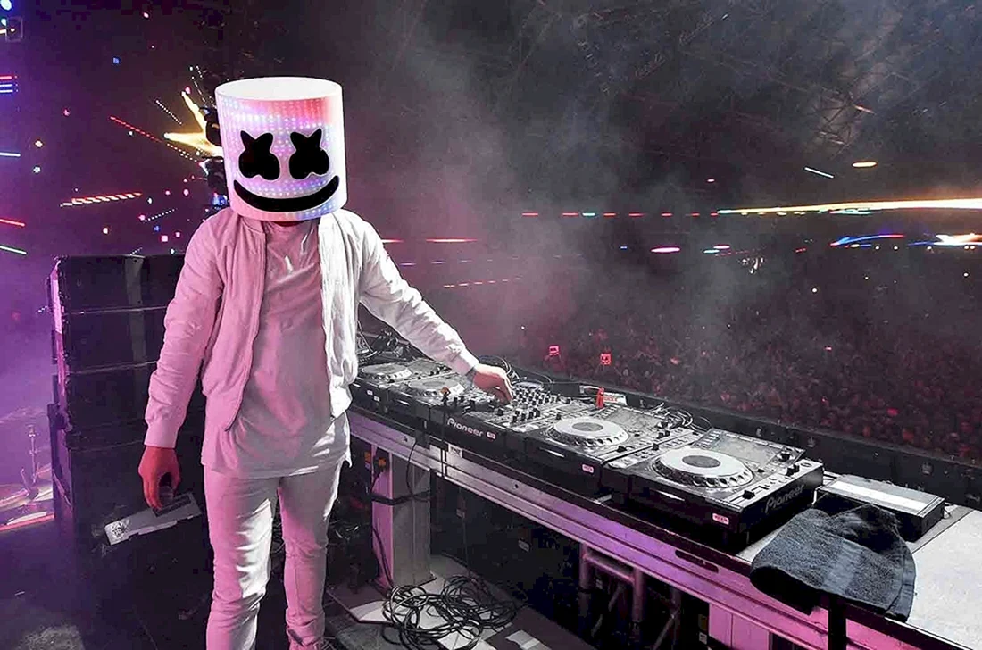 Кристофер Комсток Marshmello