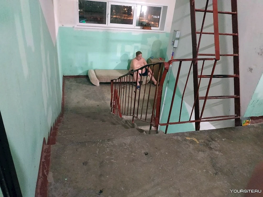 Лестничная площадка в подъезде