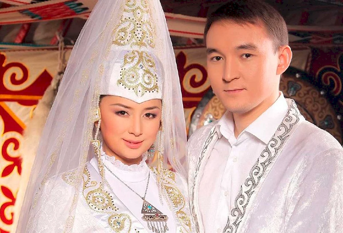 Мадина Садвакасова муж