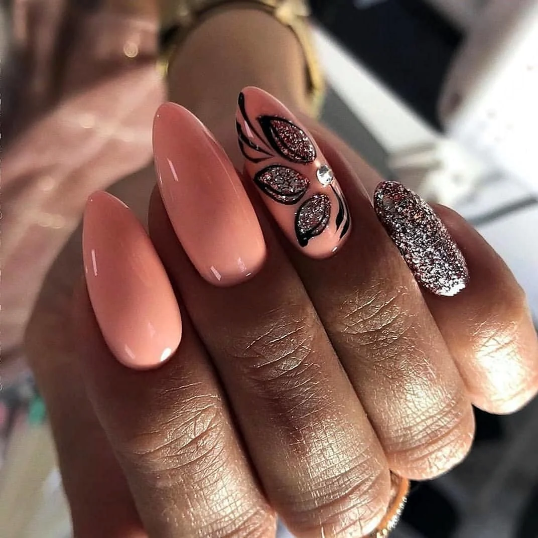 Manicure 2022 миндаль