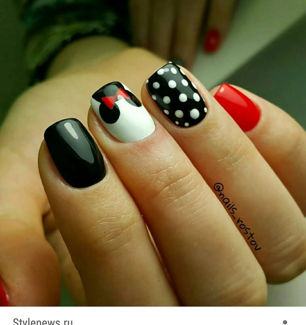 Маникюр Микки Маус