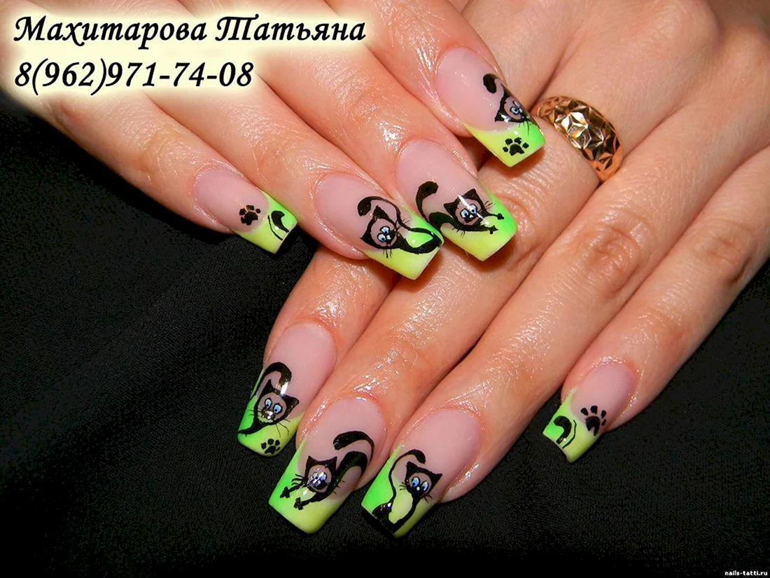Маникюр с кошками