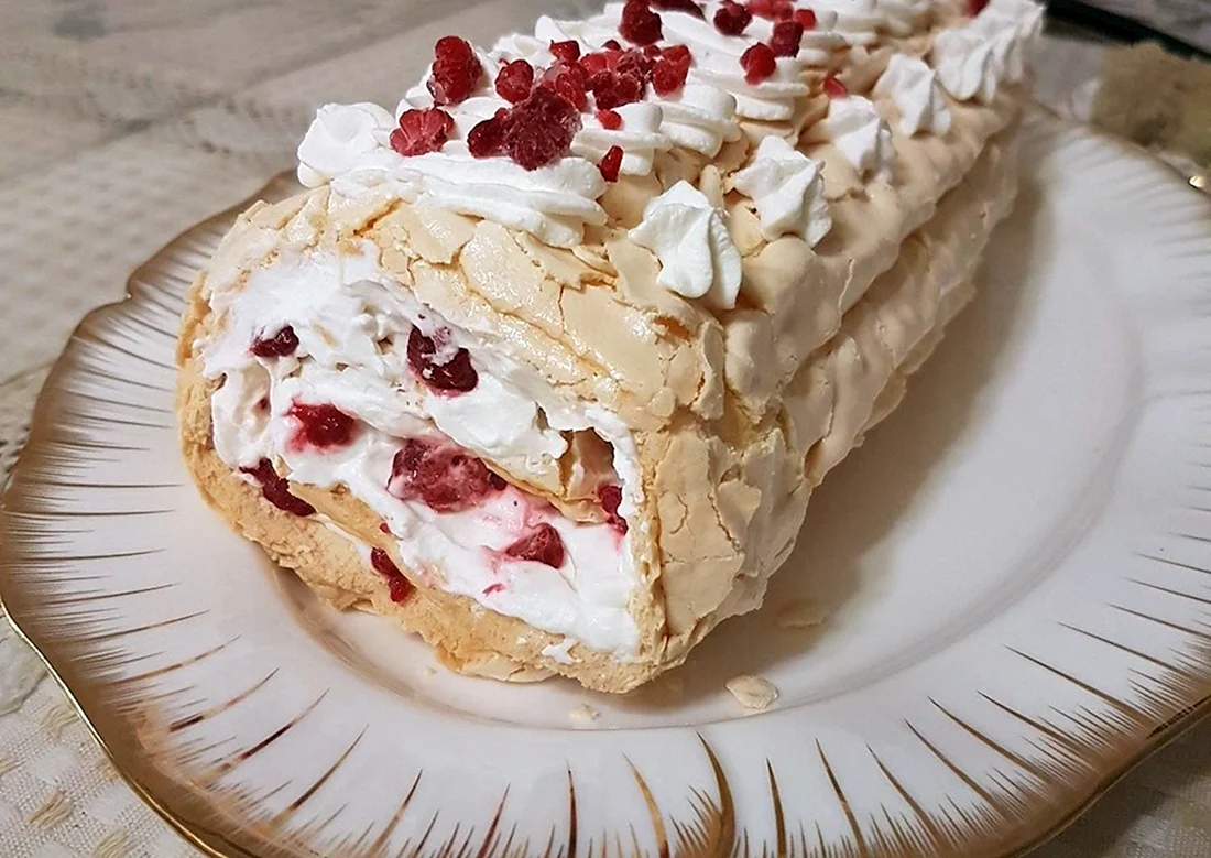 Меренговый рулет с маскарпоне