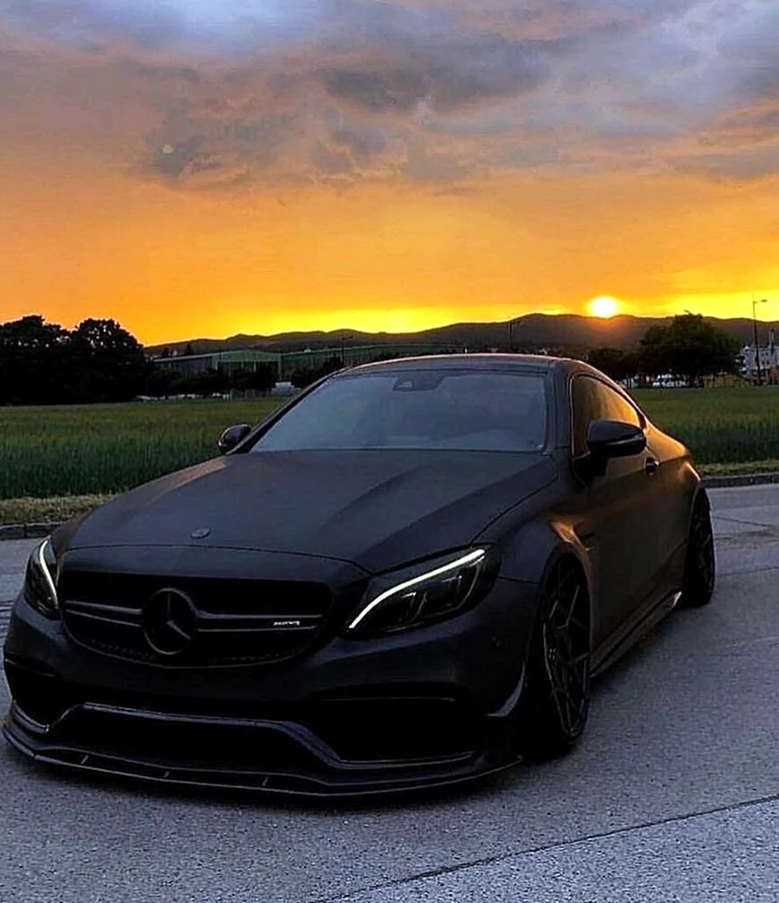 Мерседес-Бенц AMG 63 черный