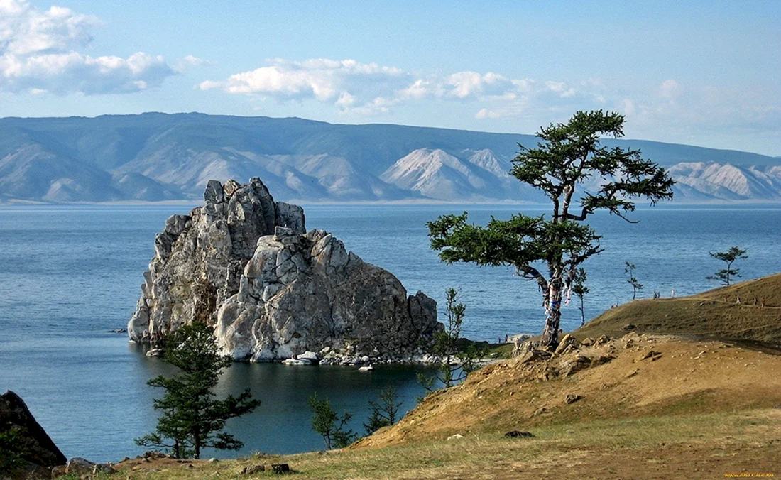 Мыс Бурхан скала Шаманка