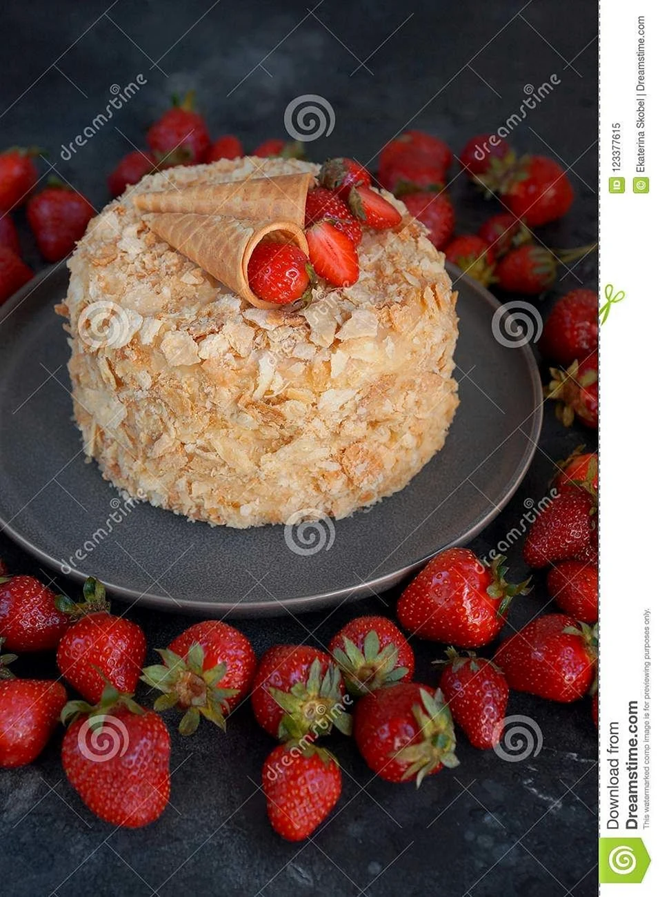 Наполеон с клубникой
