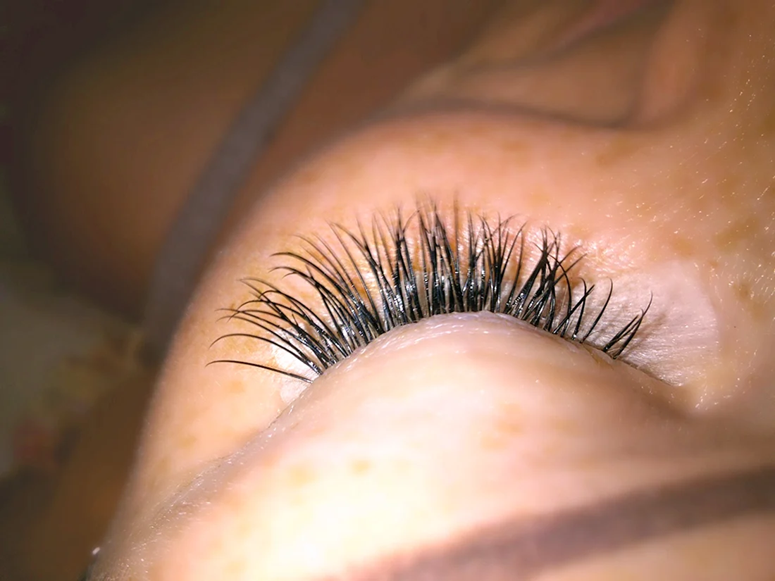 Нарощенные ресницы