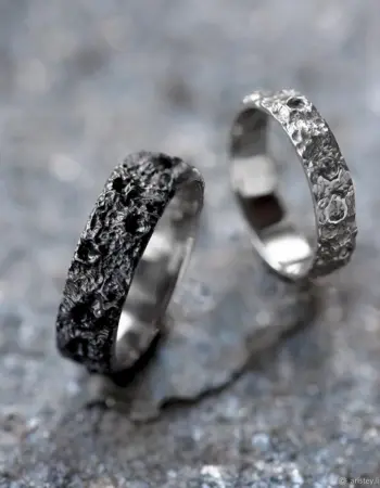 Необычные серебряные обручальные кольца